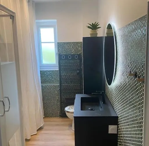 Refait A Neuf, Idealement Situe *